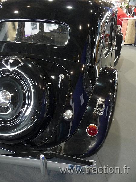 Epoquauto (44).JPG - 05/11/2010 - 69000 LYONƒPOQU'AUTO32�me Salon International Autos & Motos AnciennesCITROèN traction 15/6 G - Familiale - 1939ImmatriculŽe : 1939 KN 69